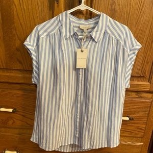 Size M Lucky brand button up.